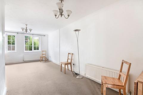 22 Barton Close, London, E6 5QE