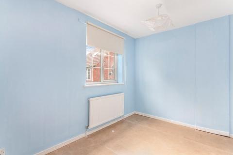 22 Barton Close, London, E6 5QE