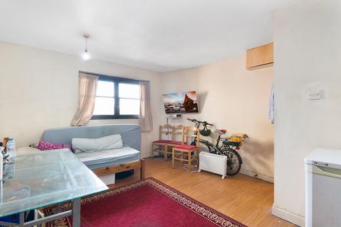 1 bedroom flat for sale, Vicarage Lane, East Ham, London, E6