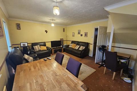 3 bedroom terraced house for sale, Hide, Beckton, London, E6