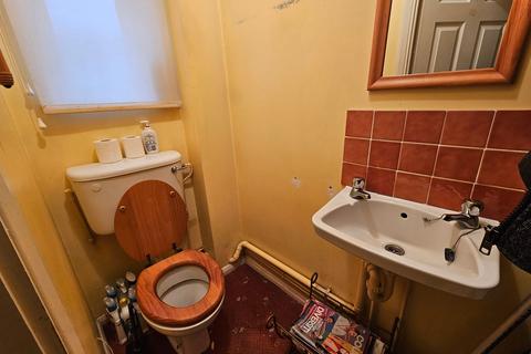 10 Hide, London, E6 6ZA