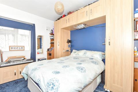 3 bedroom maisonette for sale, Park Parade, Havant, Hampshire