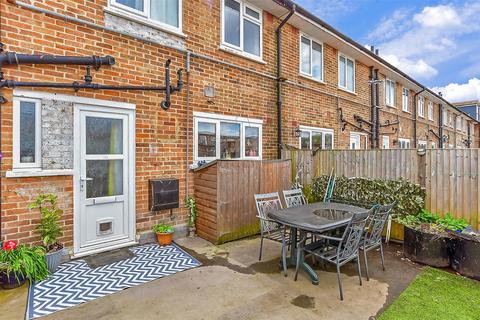 3 bedroom maisonette for sale, Park Parade, Havant, Hampshire