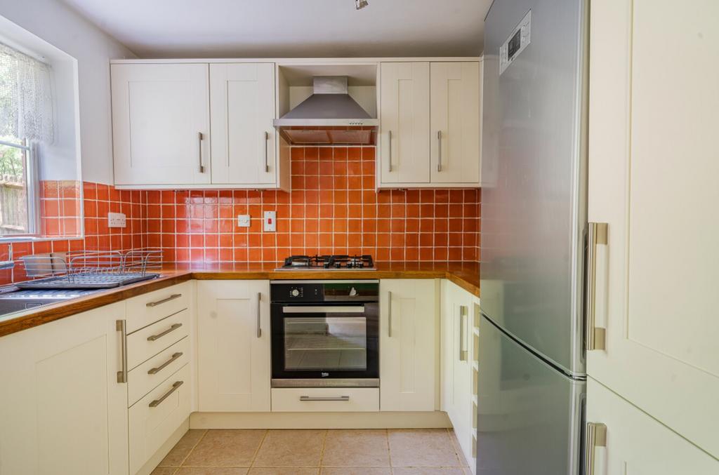 Hudson Way, Swindon SN25 3 bed end of terrace house for sale £280,000