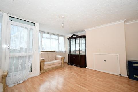 3 bedroom maisonette to rent, Harberson Road, London, E15
