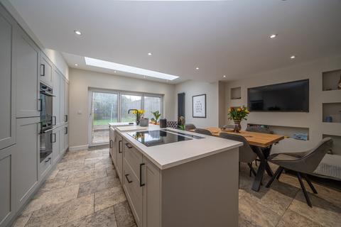 24 Peartree Road, Hemel Hempstead, HP1 3QW