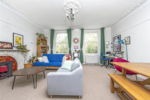 1 bedroom flat for sale, St. Andrew's Square, Surbiton KT6