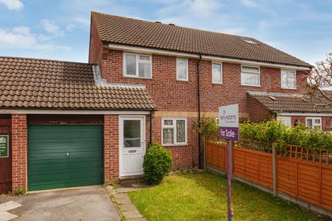 2 bedroom semi-detached house for sale, Thorn Close, Petersfield, GU31