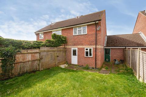 2 bedroom semi-detached house for sale, Thorn Close, Petersfield, GU31