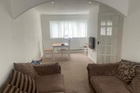 3 bedroom terraced house for sale, 2 Synge Close, Nottingham, NG11 8QL
