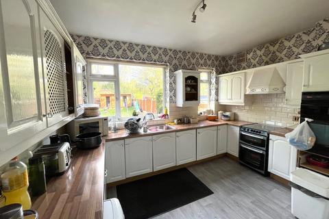 4 bedroom semi-detached house for sale, Birmingham Road, Walsall, WS5