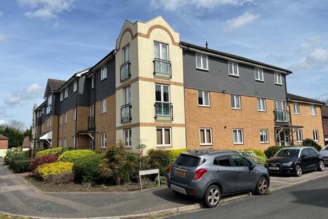 1 bedroom flat for sale, The Rushes Wapshott Road, Staines-upon-Thames, Surrey, TW18