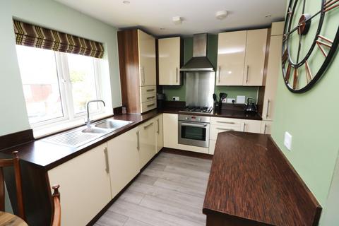 1 bedroom flat for sale, The Rushes Wapshott Road, Staines-upon-Thames, Surrey, TW18