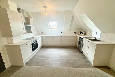 2 bedroom flat to rent, Twynham Road, Bournemouth BH6