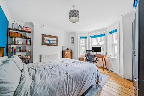 3 bedroom flat for sale, Shardeloes Road, New Cross