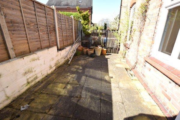 Side courtyard