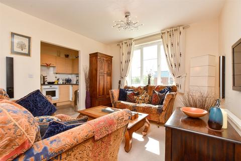 2 bedroom flat for sale, Rubeck Close, Redhill, Surrey