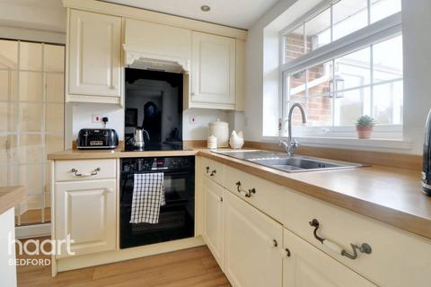 4 bedroom semi-detached house for sale, Cheviot Close, Bedford