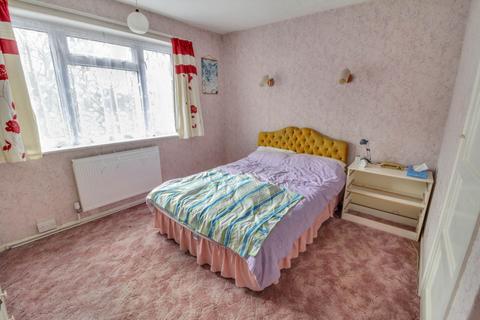 32 Southdown Road, Emmer Green, Reading, RG4 8RN
