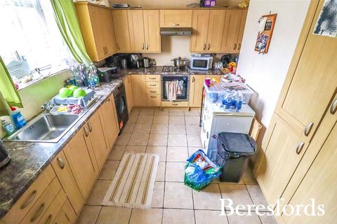 11 Annalee Gardens, South Ockendon, RM15 5DE