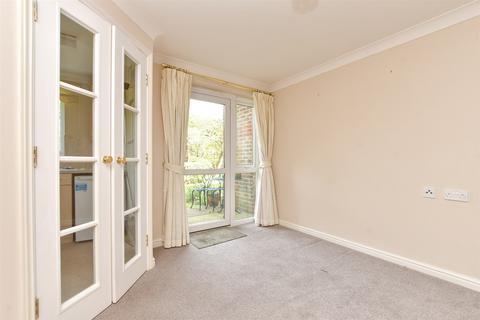 1 bedroom ground floor flat for sale, London Road, Redhill, Surrey