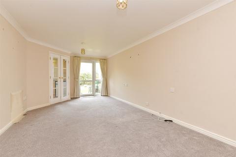 1 bedroom ground floor flat for sale, London Road, Redhill, Surrey