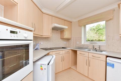 1 bedroom ground floor flat for sale, London Road, Redhill, Surrey