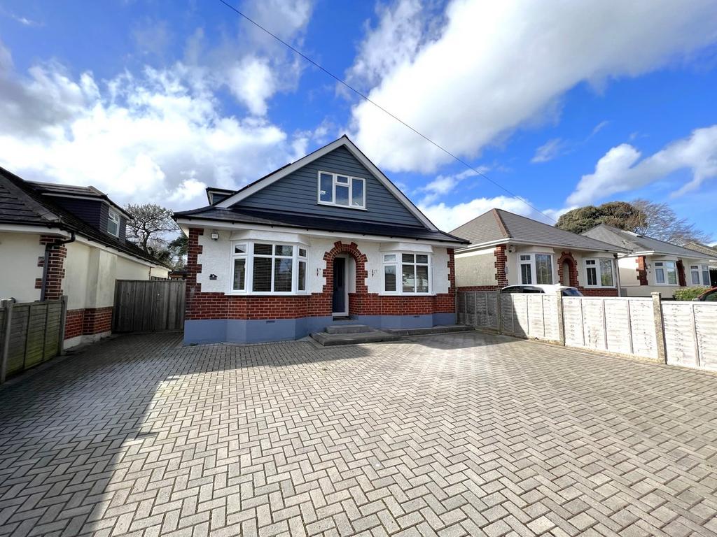 Manor Avenue, Alderney, Poole, BH12 6 bed chalet for sale £600,000