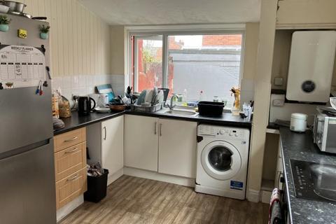 5 bedroom house share to rent, Monk's Road