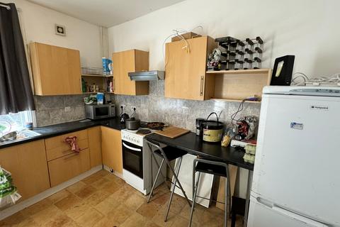 2 bedroom terraced house to rent, Leeds LS6