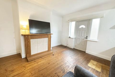 3 bedroom semi-detached house to rent, Leeds LS6