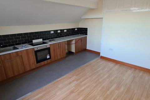 2 bedroom flat to rent, Leeds LS11