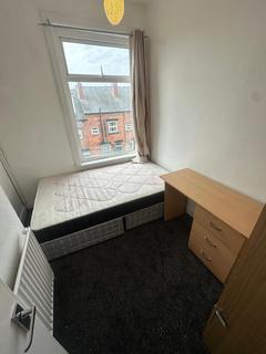 4 bedroom terraced house to rent, Leeds LS6