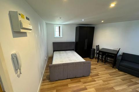 Studio to rent, Black Horse Apartments, Leeds LS9