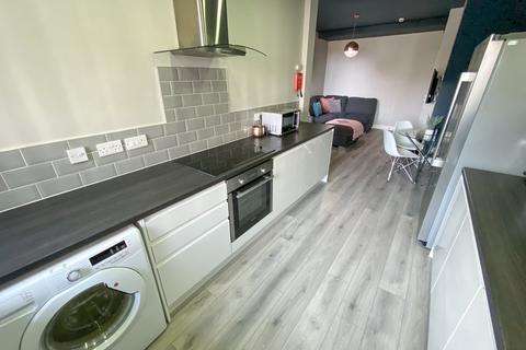 2 bedroom house share to rent, Romer Road (House Share), L6 6DJ,