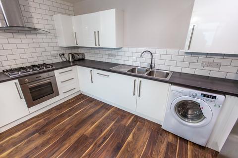 4 bedroom flat share to rent, Kempston Street (House Share), L3 8HE,