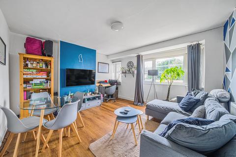 2 bedroom flat for sale, South Bank, Surbiton, KT6