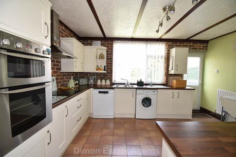 3 bedroom terraced house for sale, Gale Moor Avenue, Gomer