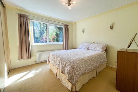 8 Glengarth, Uppermill, Oldham, OL3 6HU