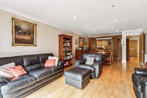 3 bedroom apartment for sale, Imperial House, Victory Place, London, E14