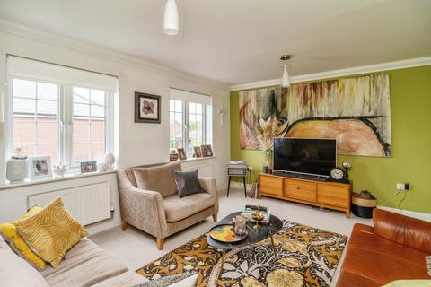4 bedroom townhouse for sale, Salisbury Close, Rayleigh, SS6