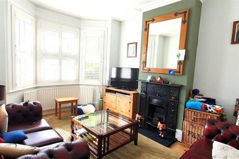 5 Warfield Road, Feltham, TW14 8AD