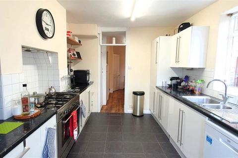 5 Warfield Road, Feltham, TW14 8AD