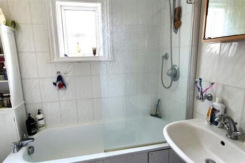 5 Warfield Road, Feltham, TW14 8AD