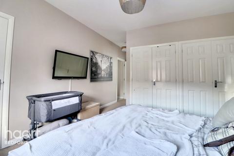 2 bedroom maisonette for sale, Greenkeepers Road, Bedford