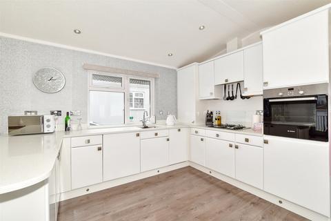 1 bedroom park home for sale, Sixteenth Avenue, Lower Kingswood, Surrey