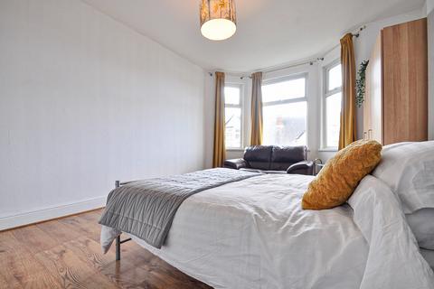 1 bedroom in a house share to rent, Caerleon Road, St Julians, NEWPORT, Newport