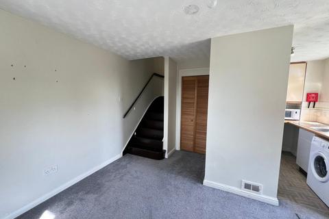 1 bedroom semi-detached house to rent, Garretts Way, High Wycombe