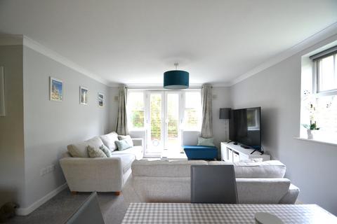30 Brooklands, Haywards Heath, RH16 4TS