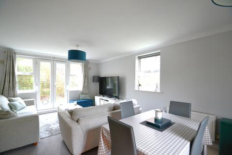 30 Brooklands, Haywards Heath, RH16 4TS